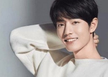 18馃埐：人物变化中的新动态与反差